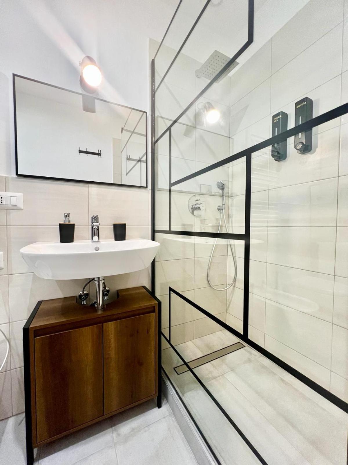 Pvr Luxury * Roma